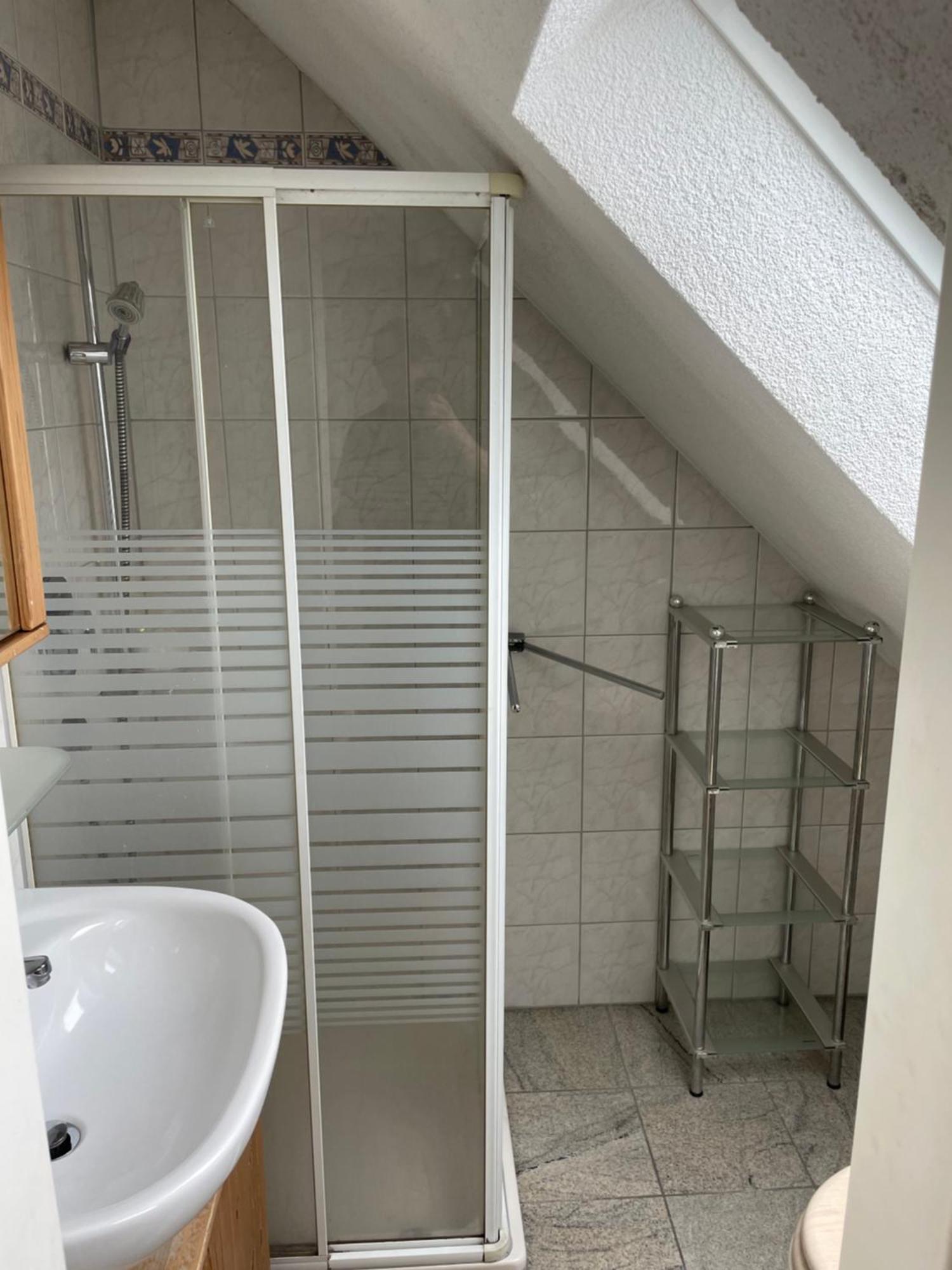 Haus Dambacher - Arbeiter-Monteurzimmer Nuertingen Luaran gambar